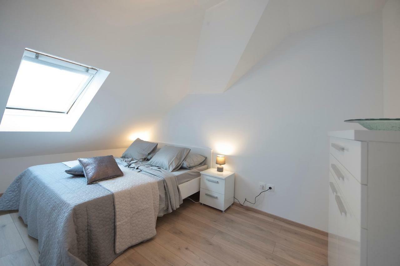 The Roof - Luxury Apartment オミシュ エクステリア 写真
