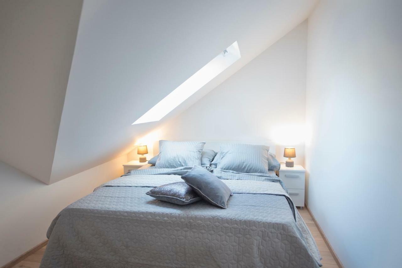 The Roof - Luxury Apartment オミシュ エクステリア 写真